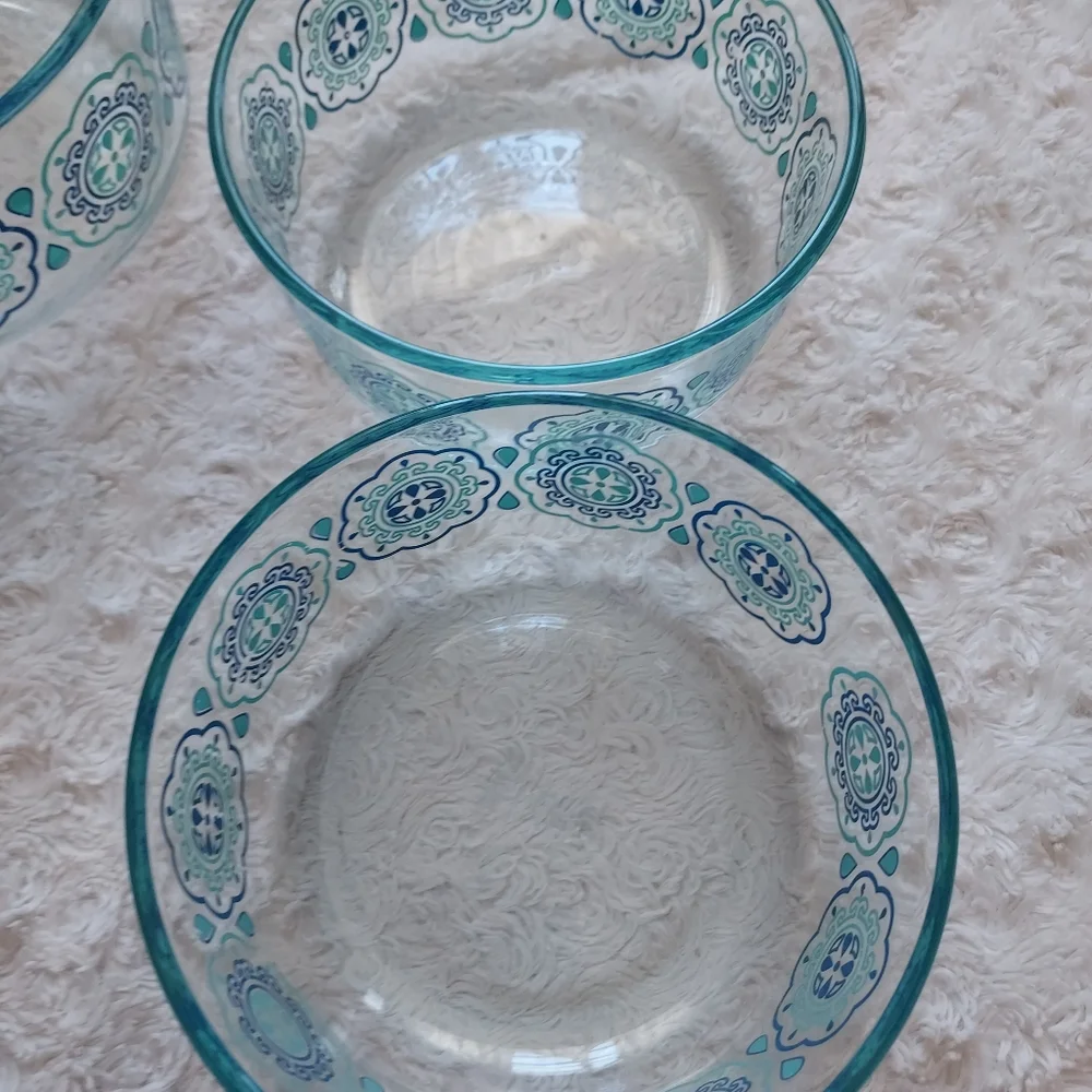 Pyrex Simply Store Decorated Glass Storage Containers Medallion 4 pcs MCM Retro